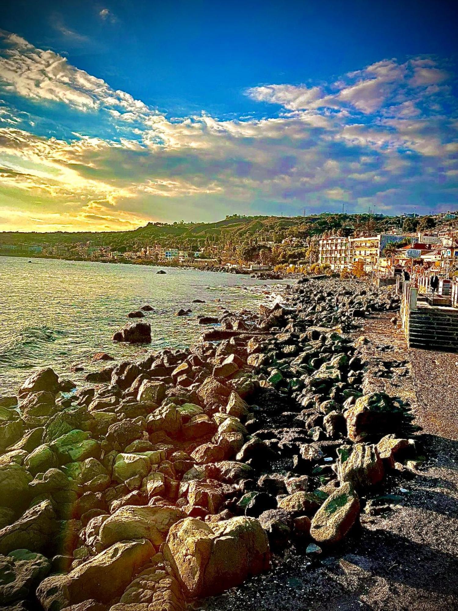 Lavika - Luxury Holiday Home Aci Trezza Esterno foto
